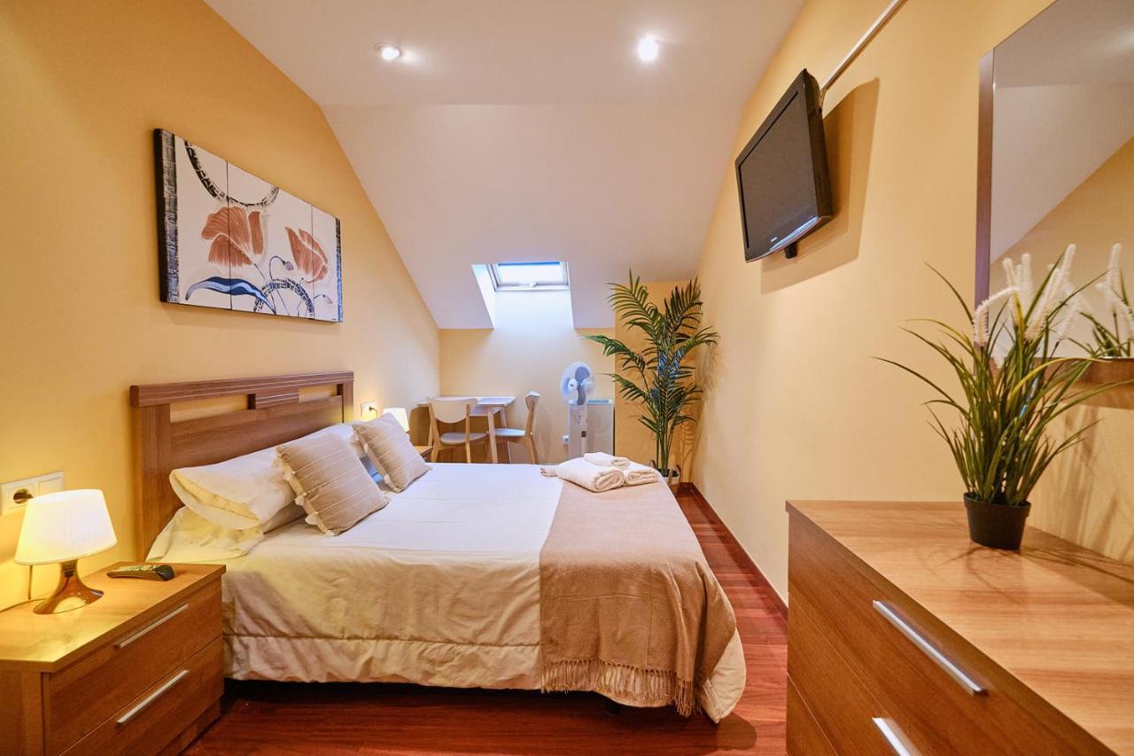 Peregrina Pension 1 Педрусо Экстерьер фото