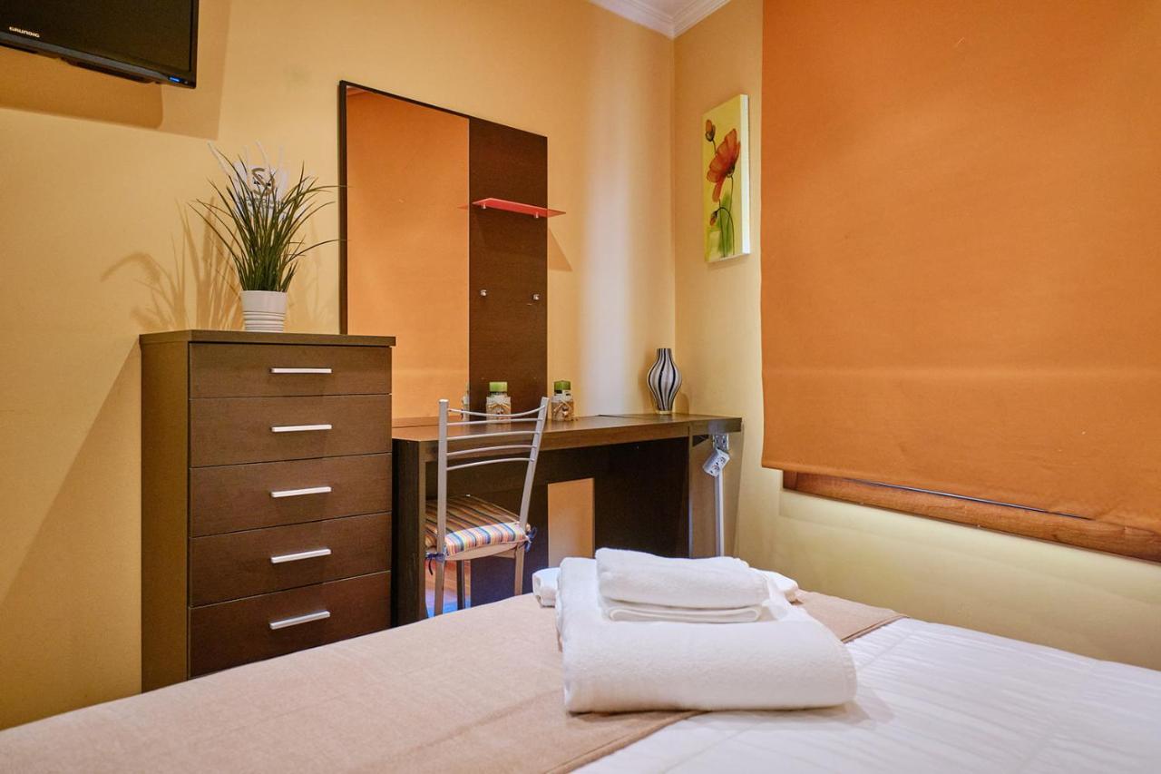 Peregrina Pension 1 Педрусо Экстерьер фото