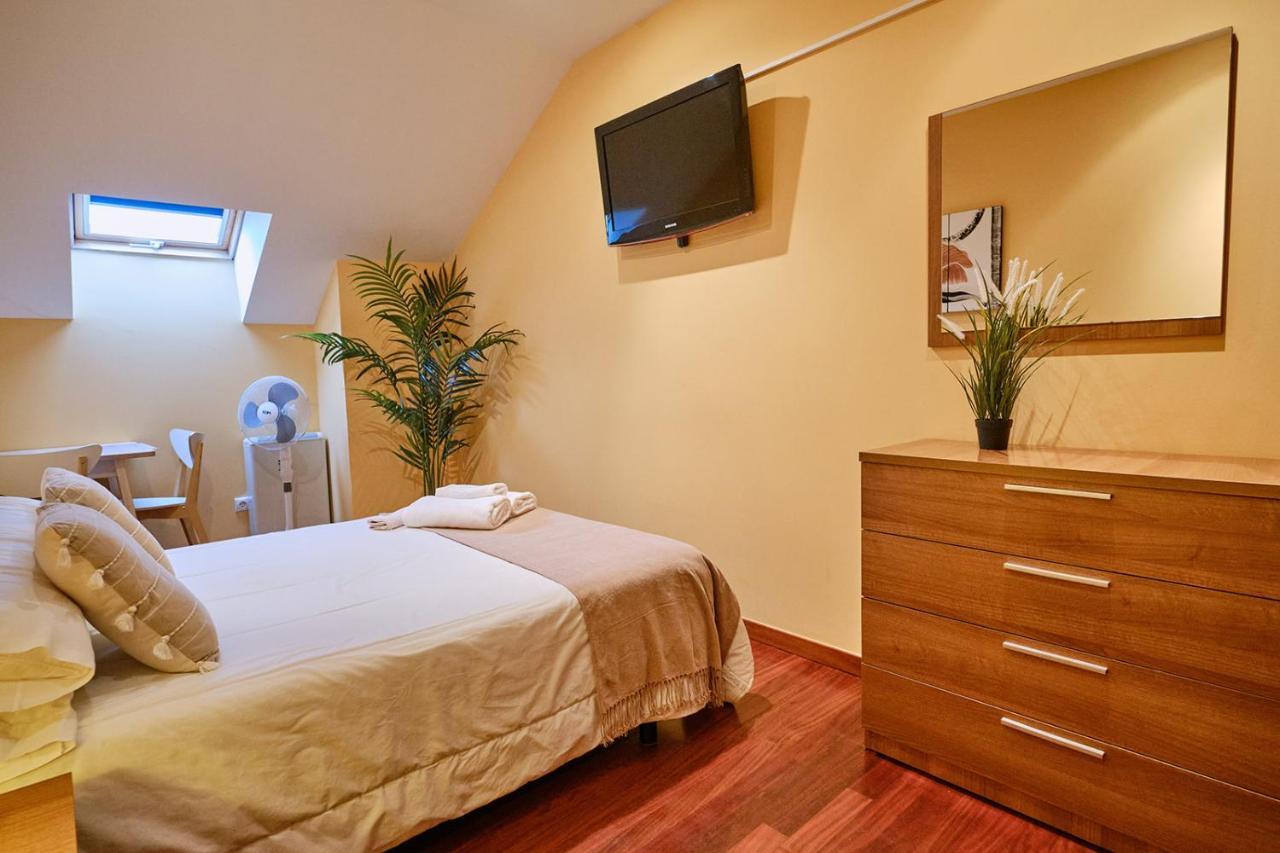 Peregrina Pension 1 Педрусо Экстерьер фото