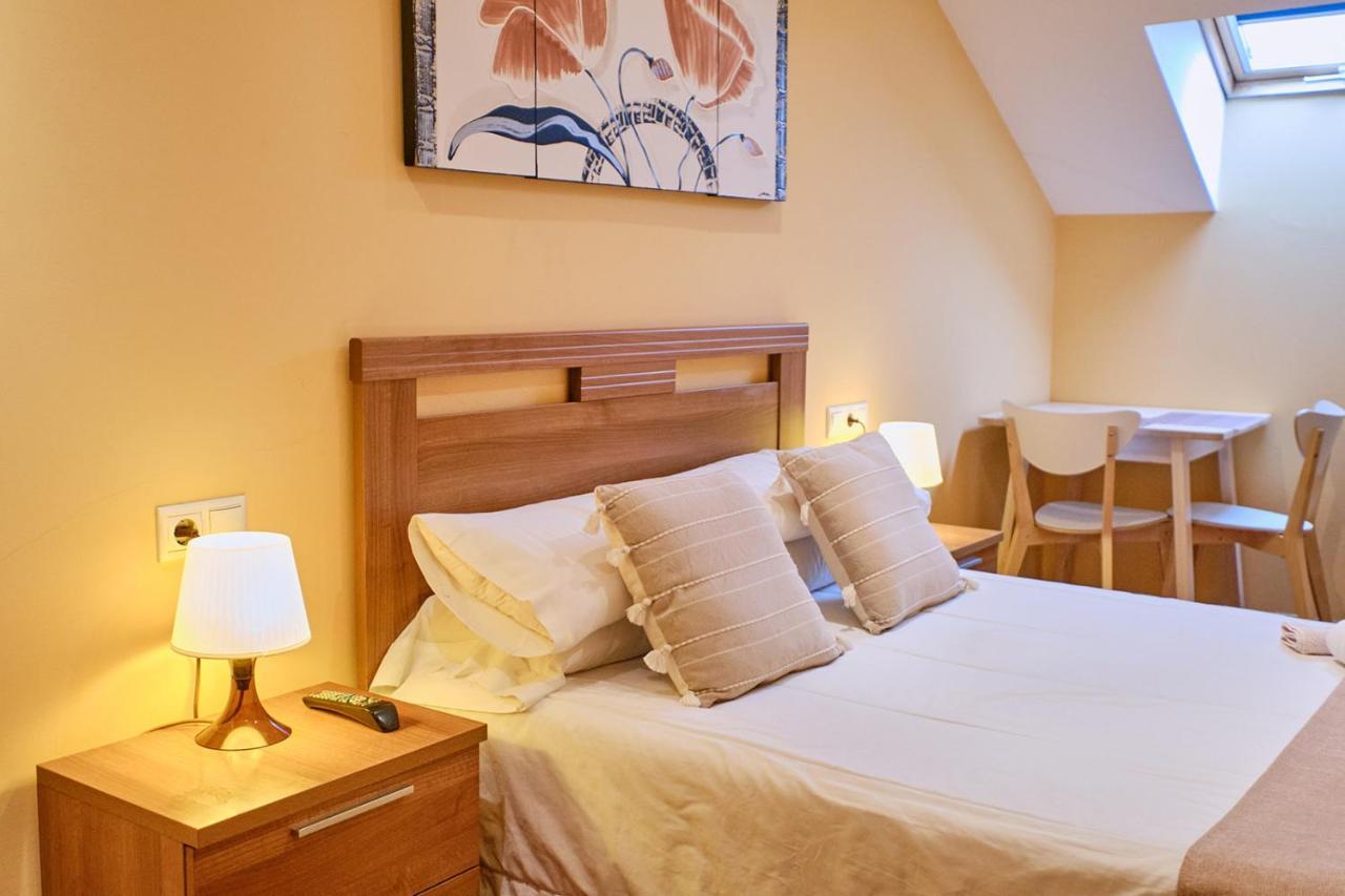 Peregrina Pension 1 Педрусо Экстерьер фото